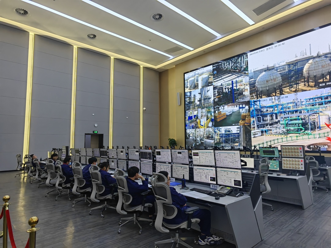 嘉化能源 火力全開忙生產(chǎn)，循環(huán)產(chǎn)業(yè)促發(fā)展——新春走基層之信息安全設(shè)備制造車間觀察